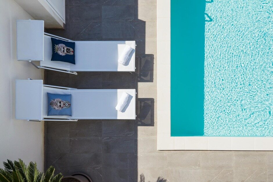 luxury villa with pool for rent in sicily