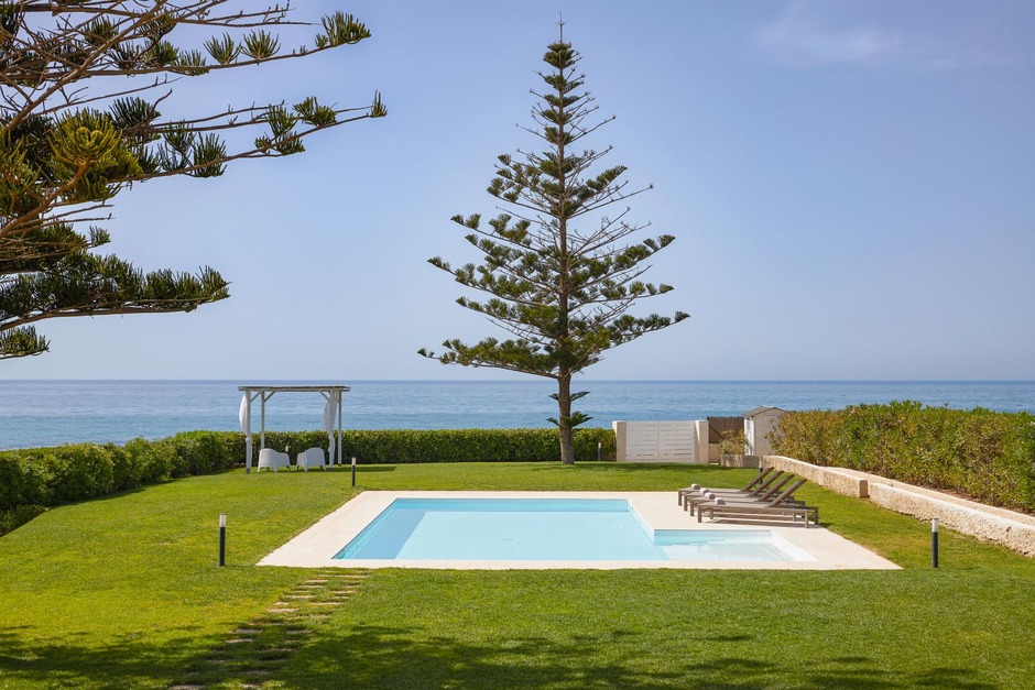 Sea Home rent a villa with swimming pool IsulaTravel
